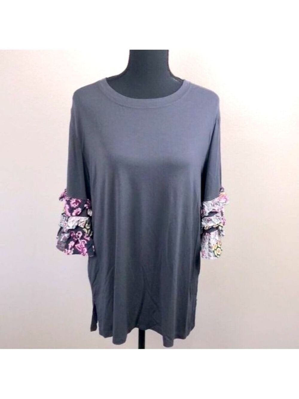 Jodifl Ruffle Sleeve Floral Tunic Round Crewneck Gray Tee Top Blouse M